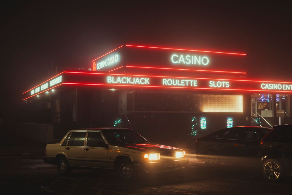 Slot Online: The Evolution and Appeal of Digital One-Armed Bandits
